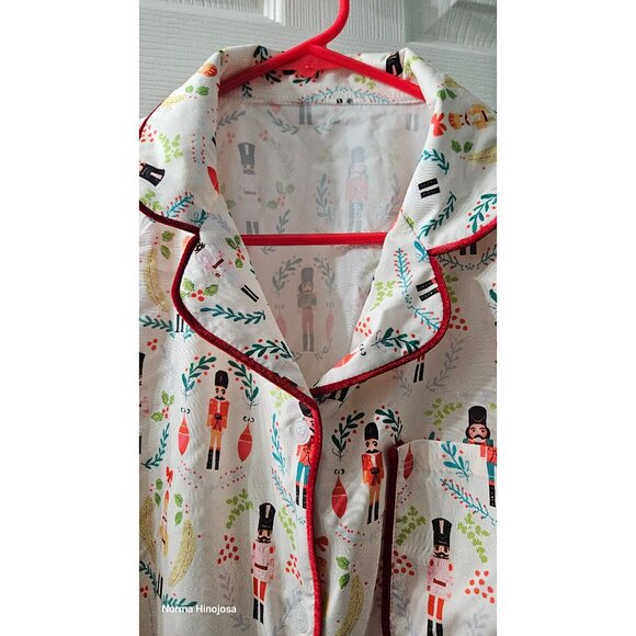 Nutcracker Soldier Print Pajama Top With Red Ribbon Cuffs & Pocket Button-Up Sty - Picture 4 of 7